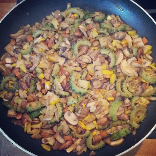 Stir-fried bitter melon