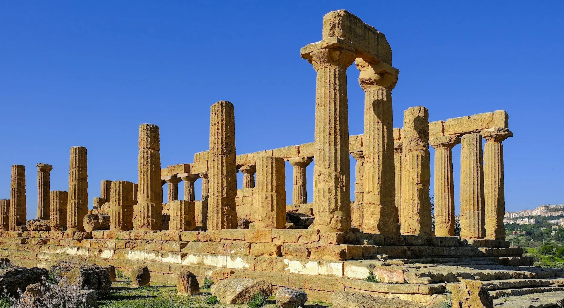 Ancient Greek pillars from a building that might have been used as a memory palace